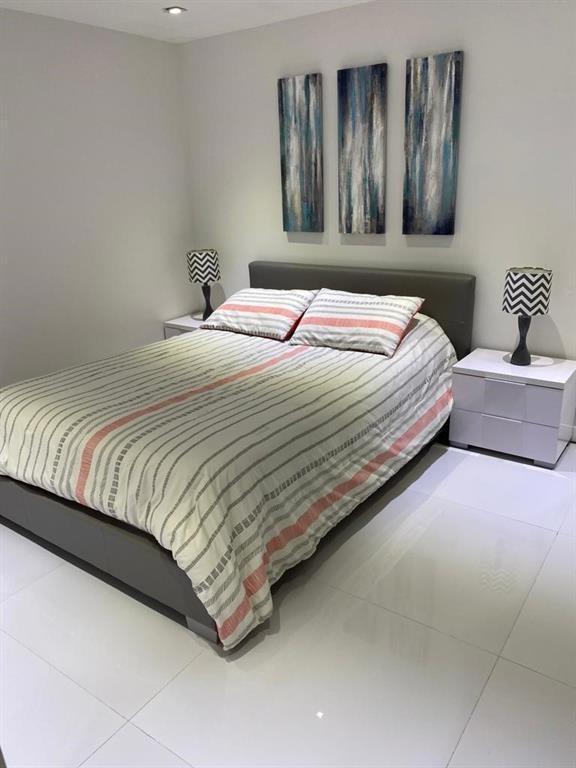 TURNBERRY ISLE SOUTH COND - Residential Lease