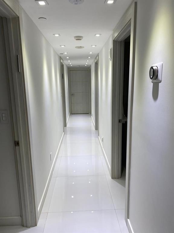 TURNBERRY ISLE SOUTH COND - Residential Lease