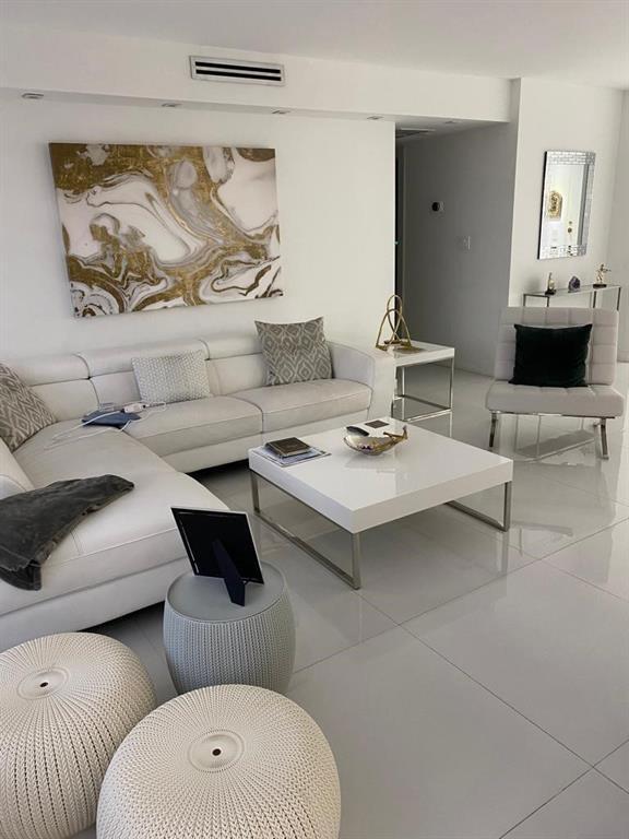 TURNBERRY ISLE SOUTH COND - Residential Lease