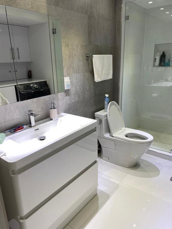 TURNBERRY ISLE SOUTH COND - Residential Lease