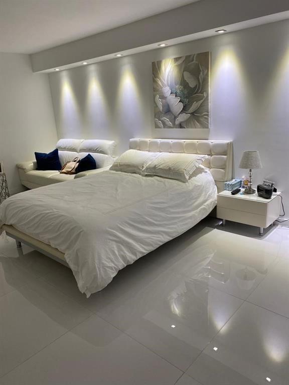 TURNBERRY ISLE SOUTH COND - Residential Lease