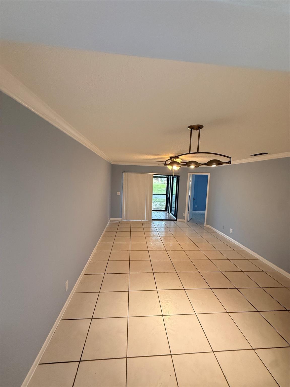 CIRCLE VILLAS - Residential