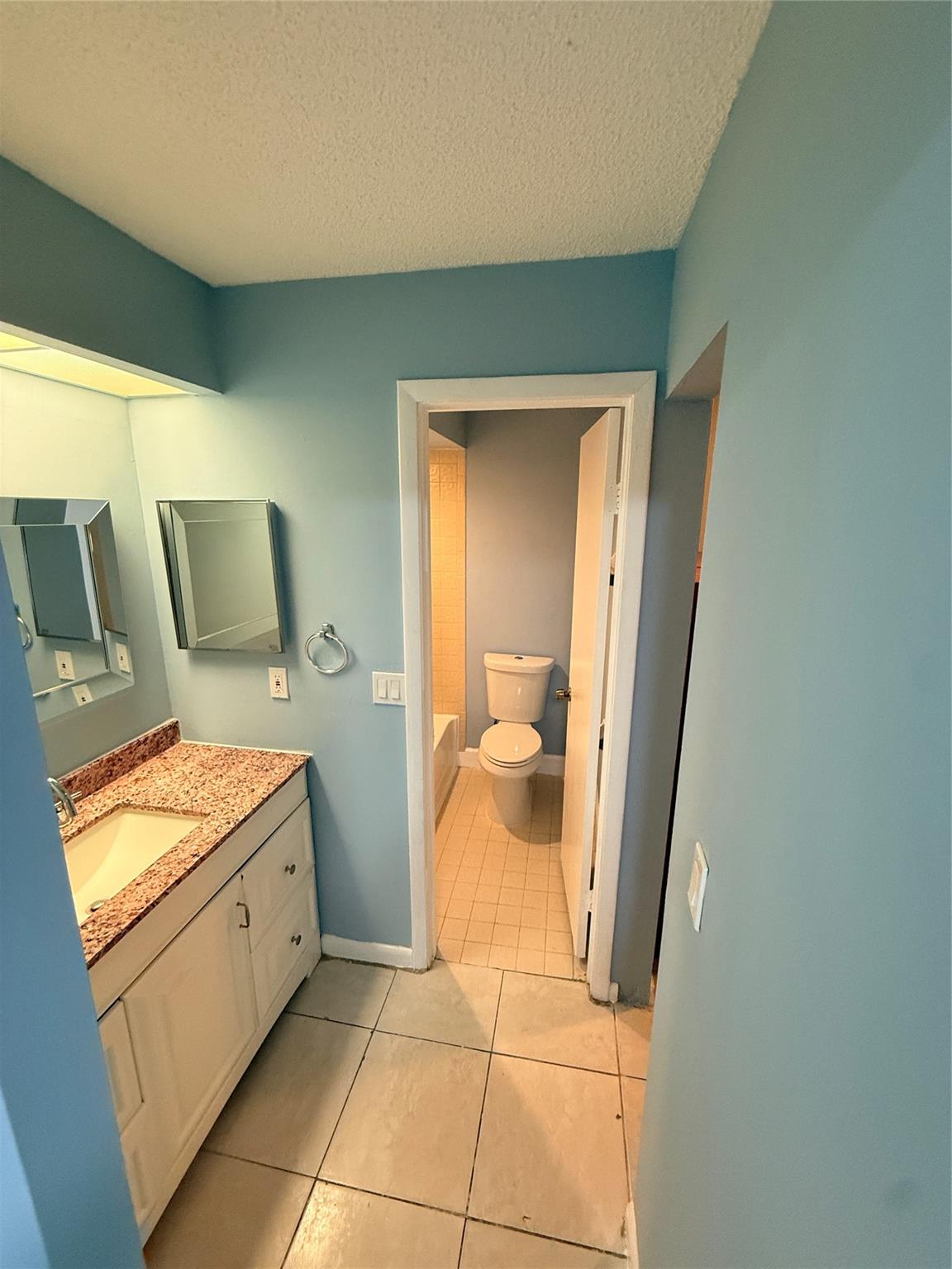 CIRCLE VILLAS - Residential