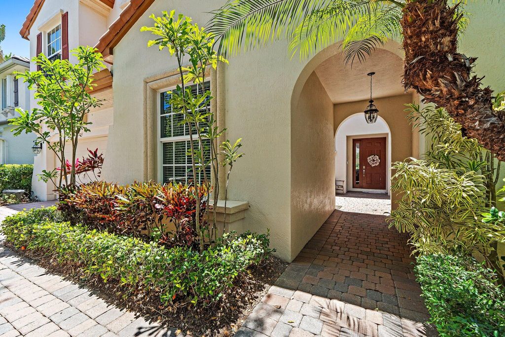 Photo of 1905 Flower Drive, Palm Beach Gardens, FL 33410 (MLS # B26027852)