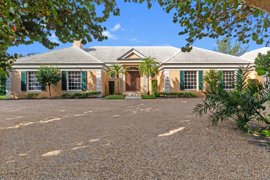 Photo of 154 S Beach Road, Jupiter Island, FL 33455 (MLS # R11073908)