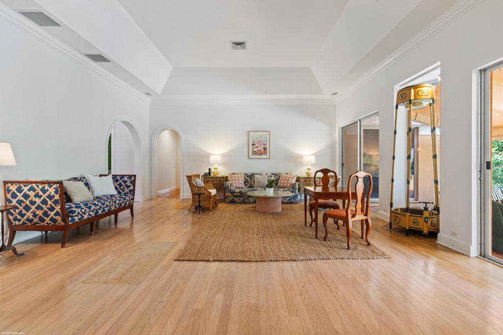 Photo of 154 S Beach Road, Jupiter Island, FL 33455 (MLS # R11073908)
