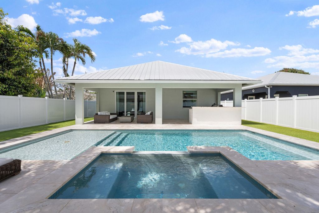 Photo of 17726 Carver Avenue, Jupiter, FL 33458 (MLS # B26030990)