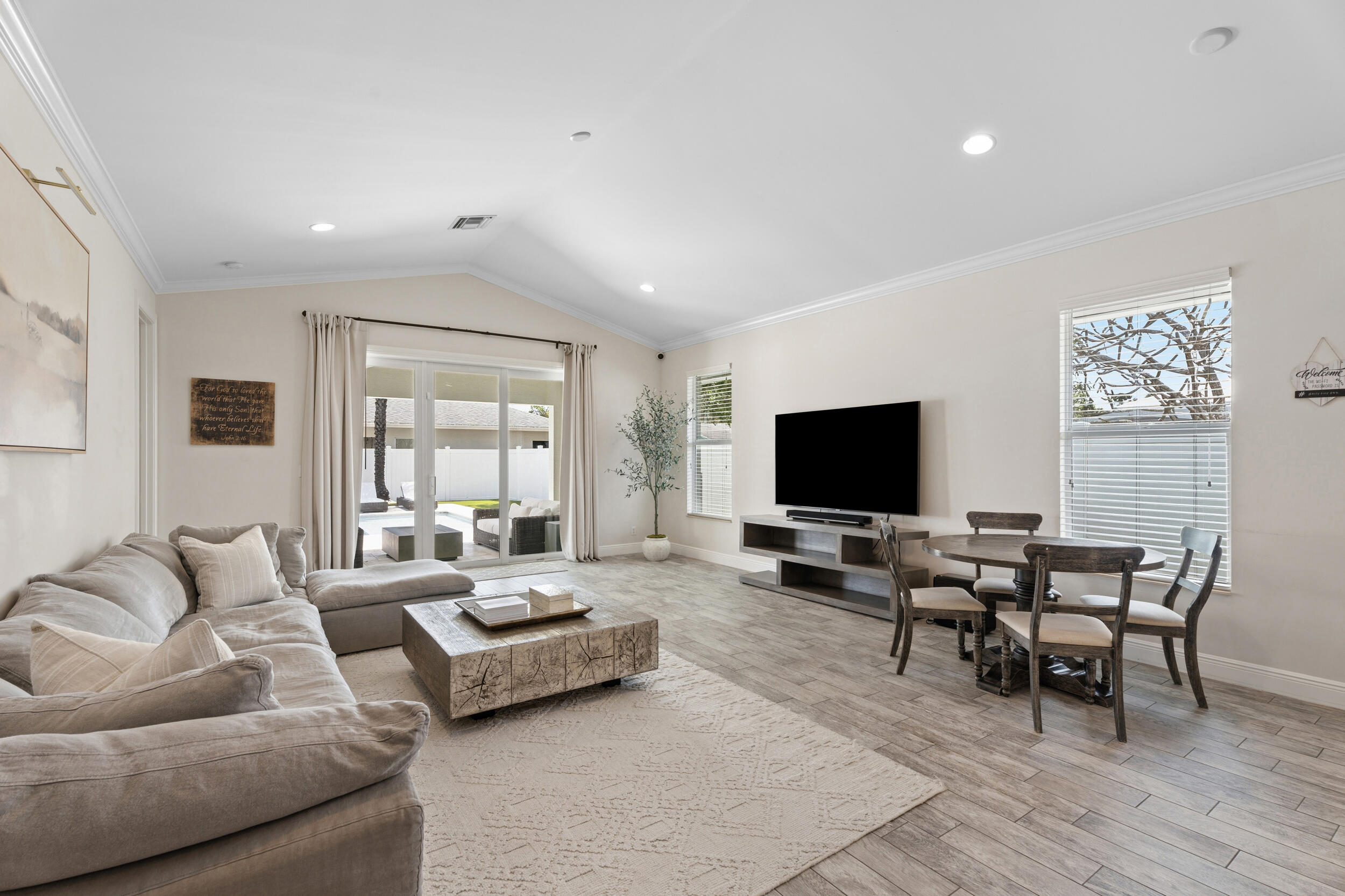 CINQUEZ PARK - Residential