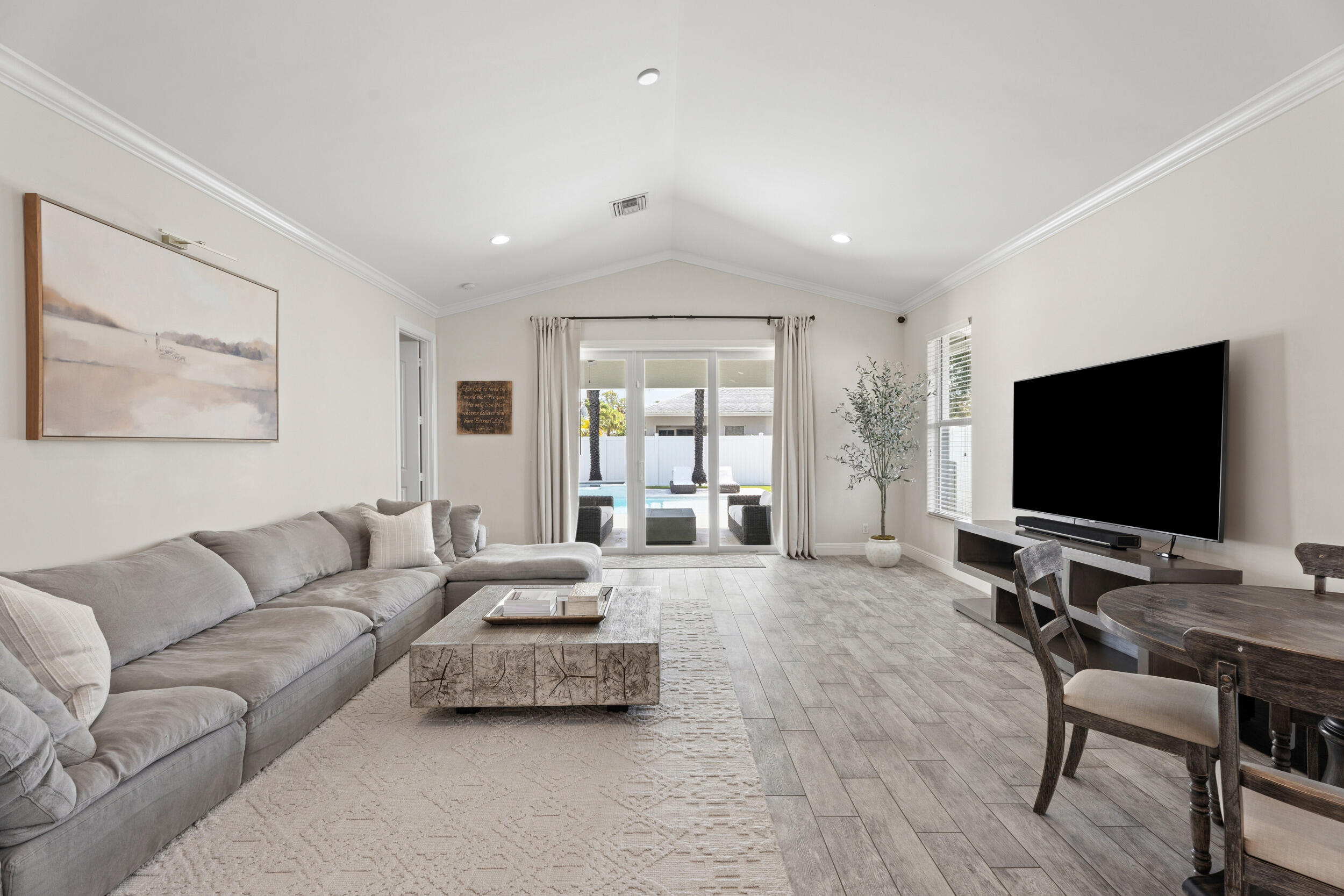CINQUEZ PARK - Residential
