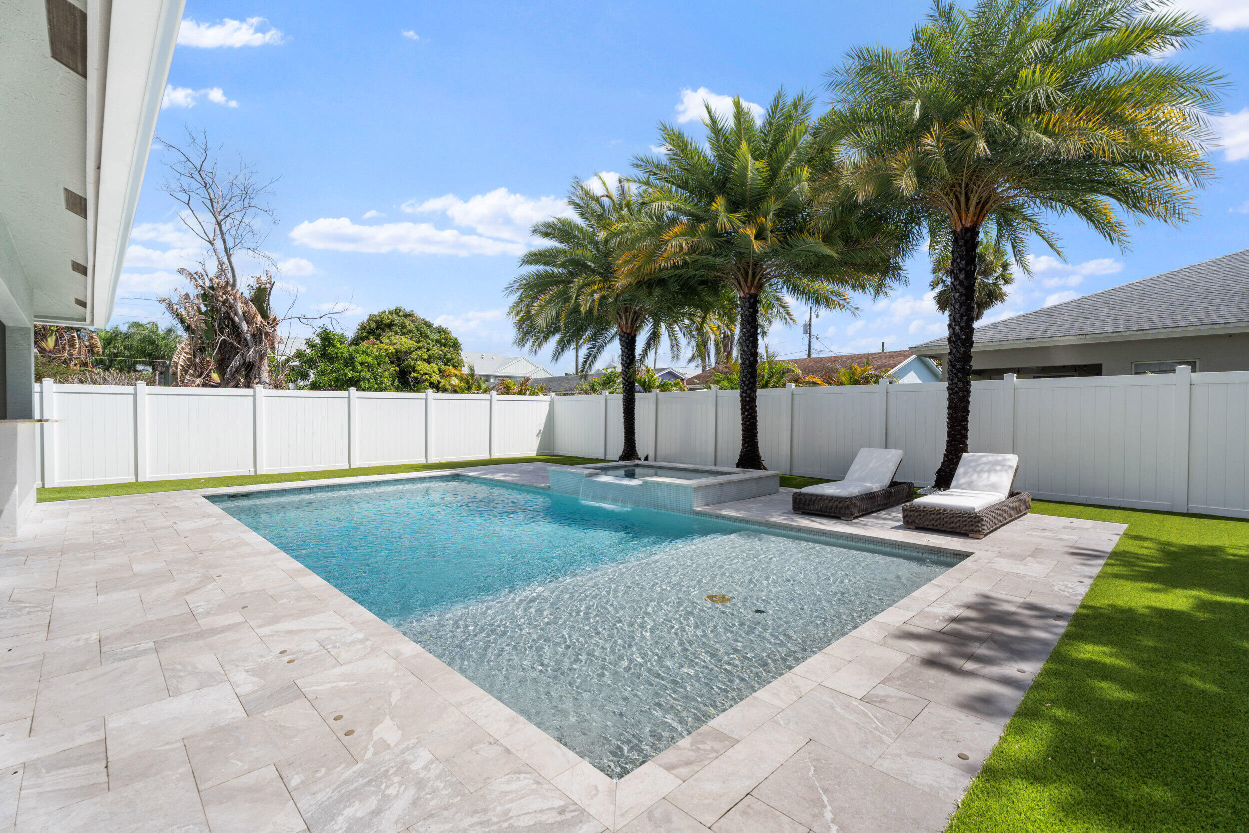 CINQUEZ PARK - Residential