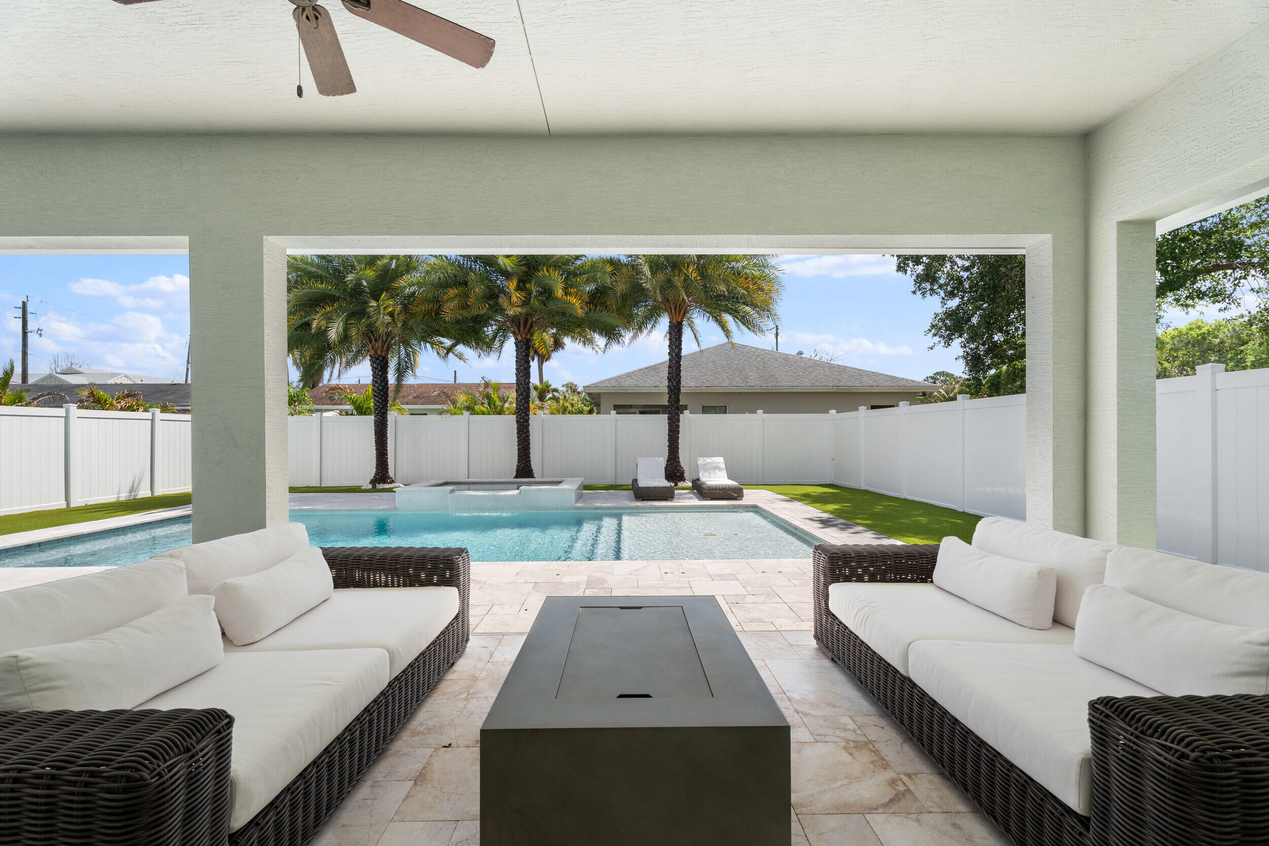 CINQUEZ PARK - Residential