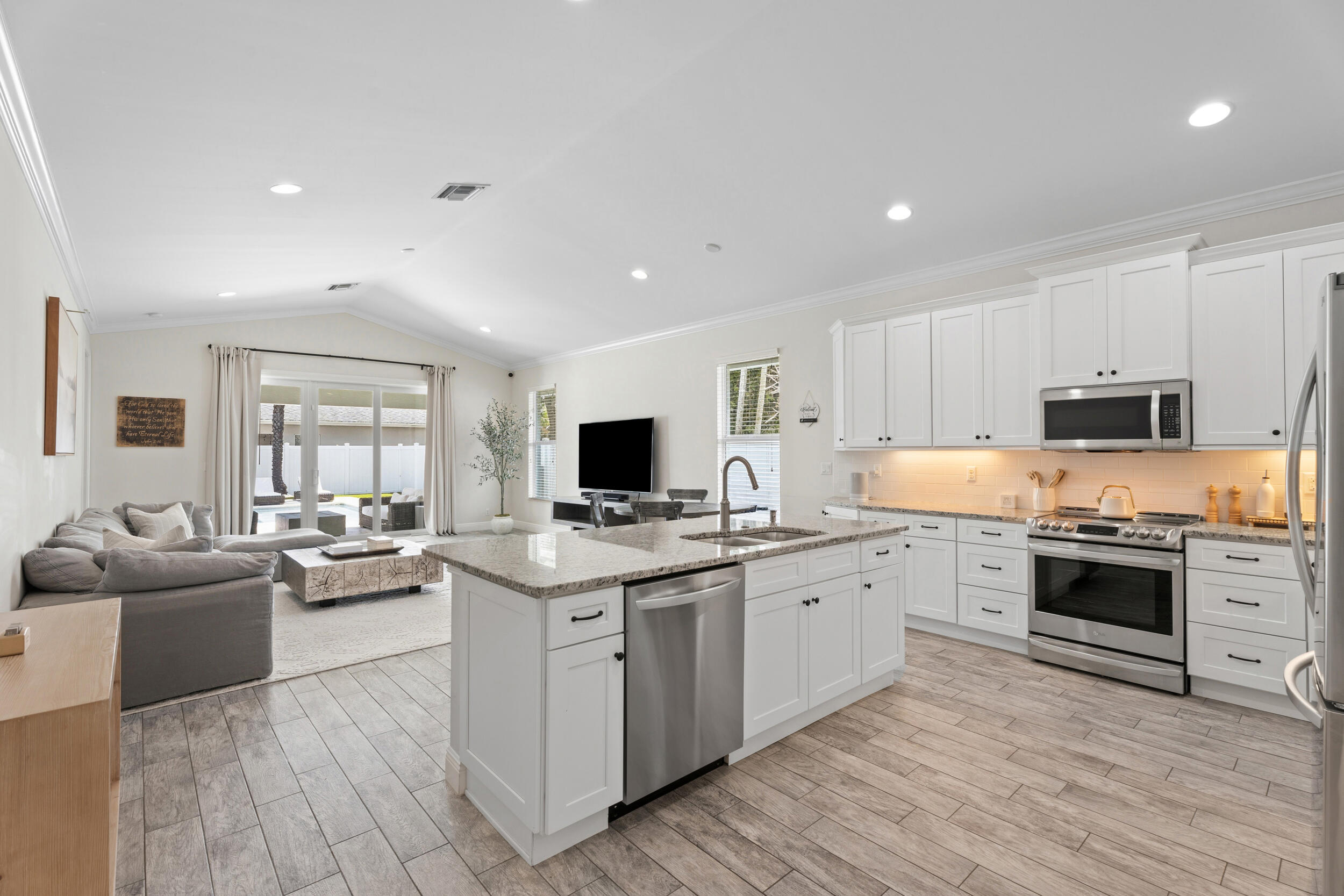 CINQUEZ PARK - Residential