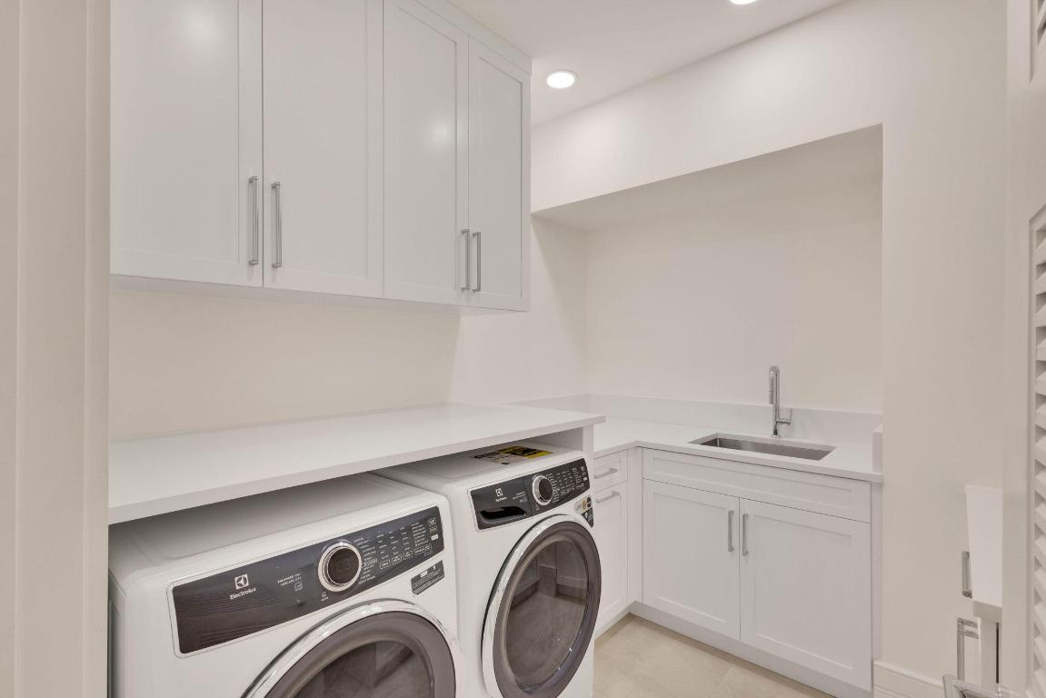 SAILFISH POINT - Residential