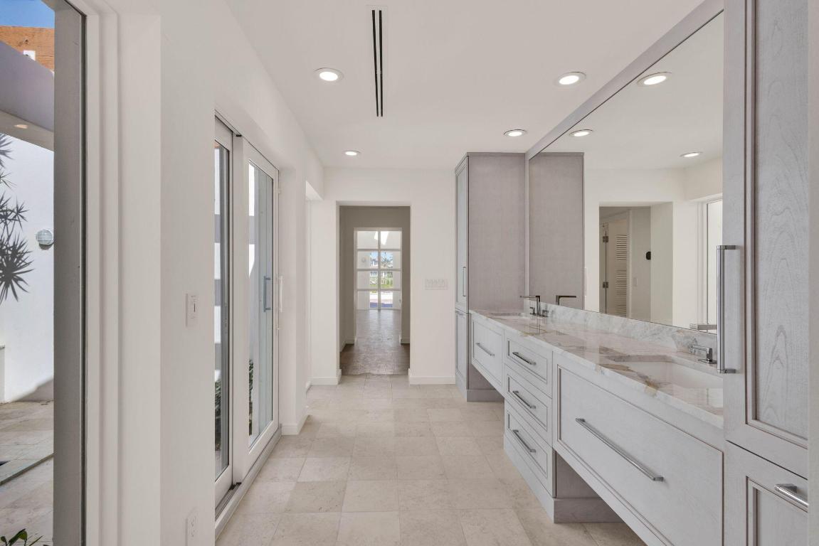 SAILFISH POINT - Residential