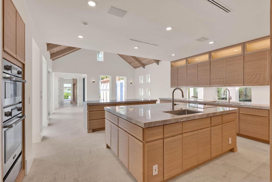 SAILFISH POINT - Residential