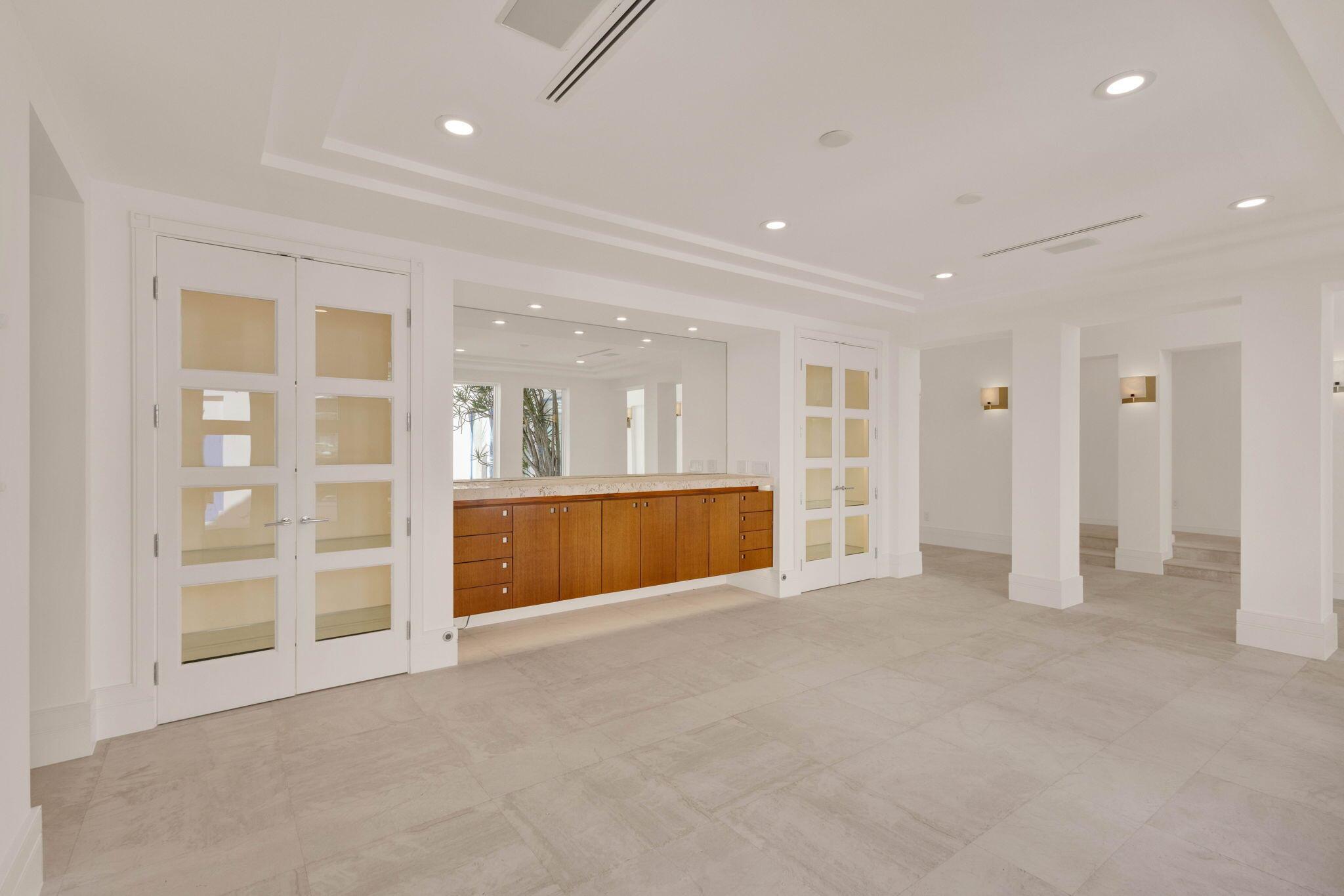 SAILFISH POINT - Residential