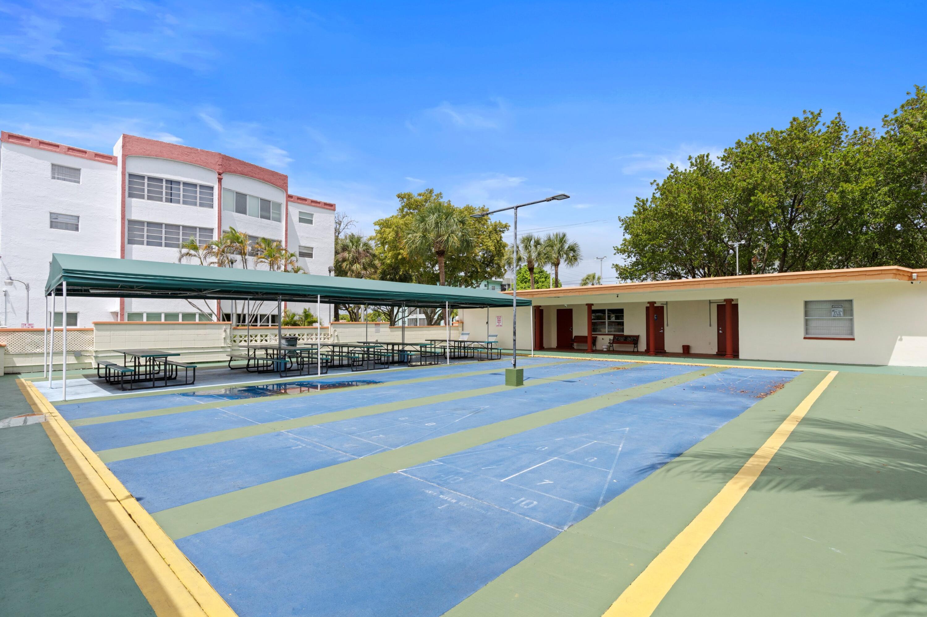 SAPPHIRE CONDO - Residential