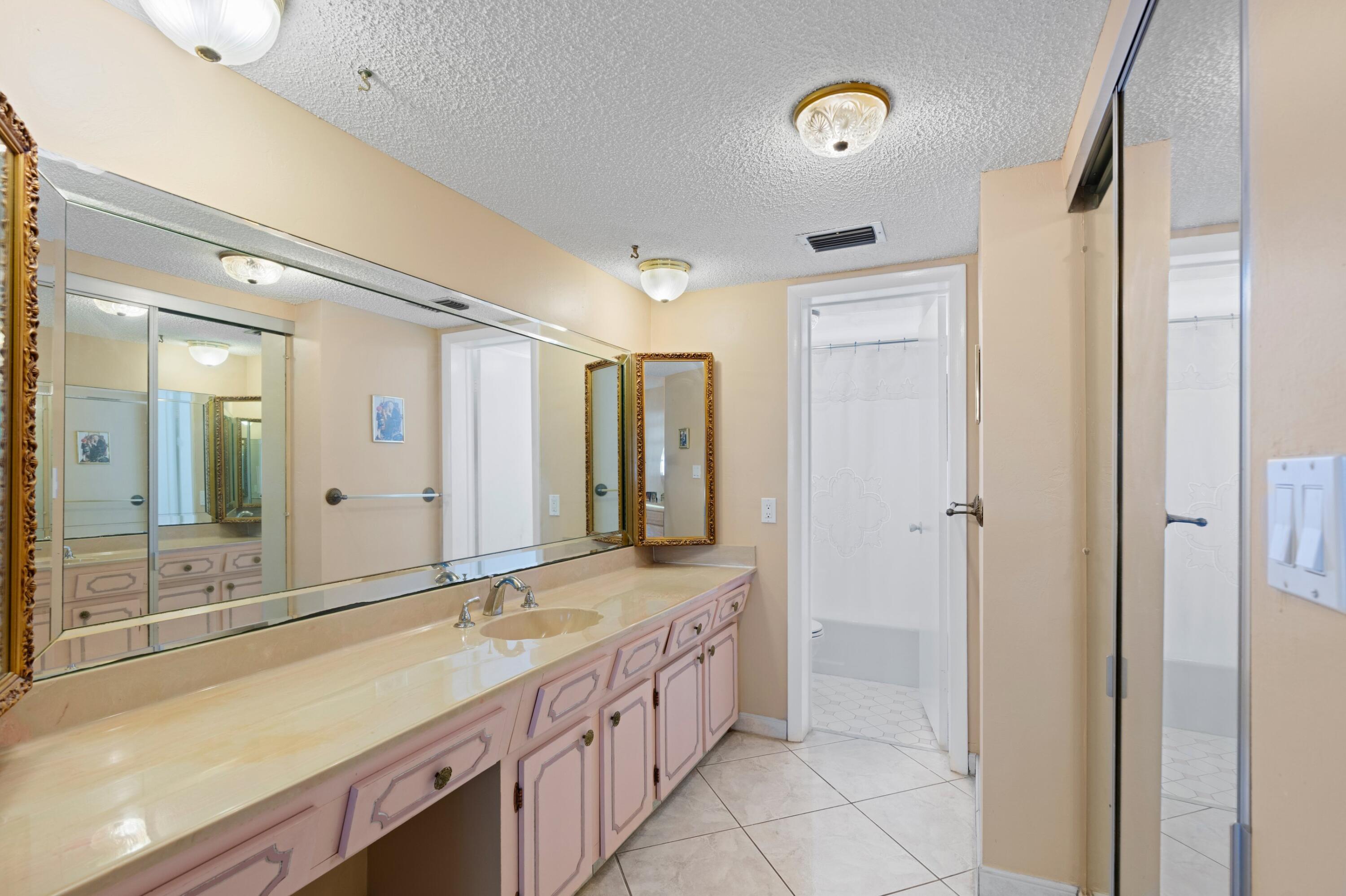 SAPPHIRE CONDO - Residential