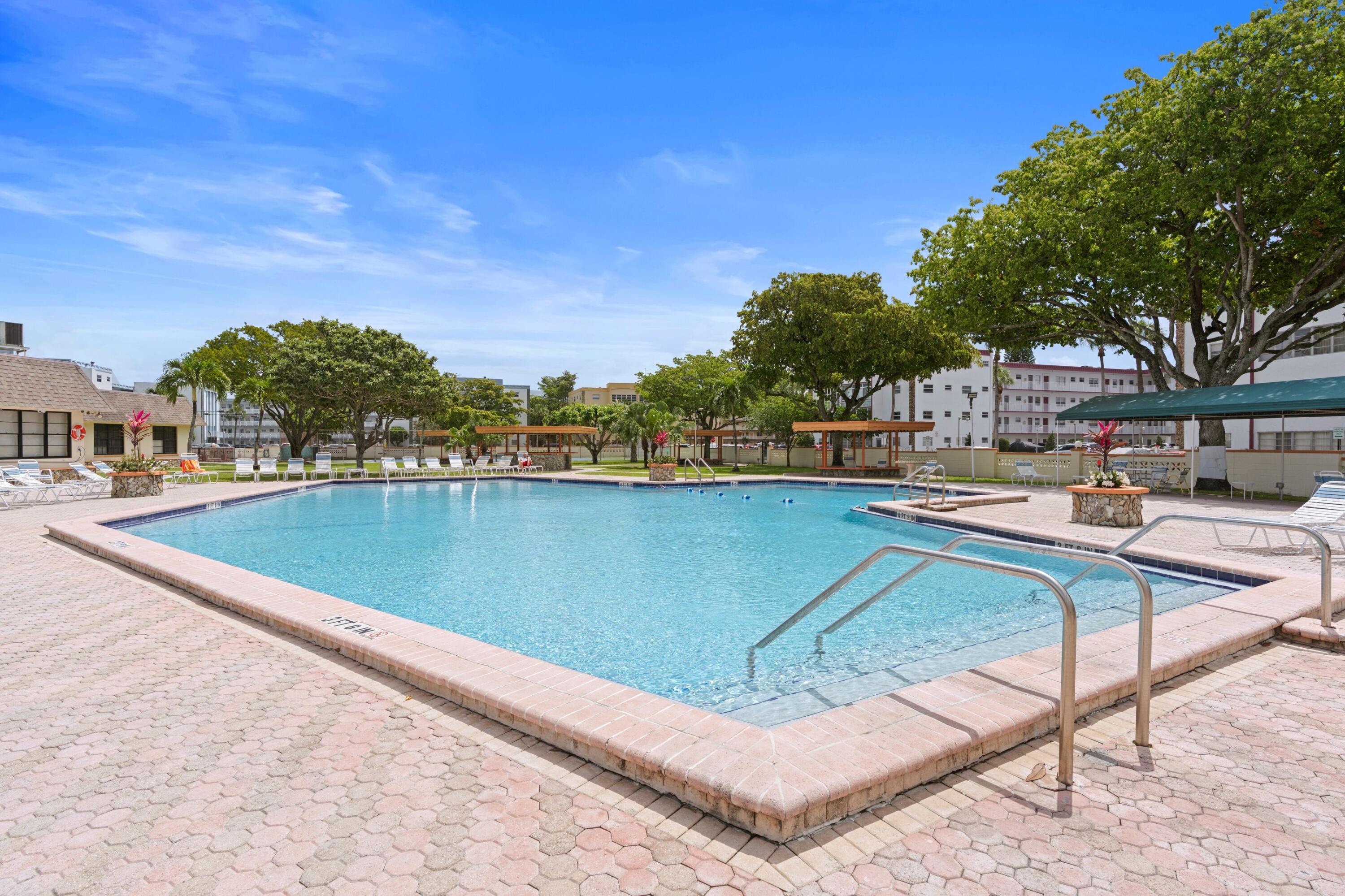 SAPPHIRE CONDO - Residential