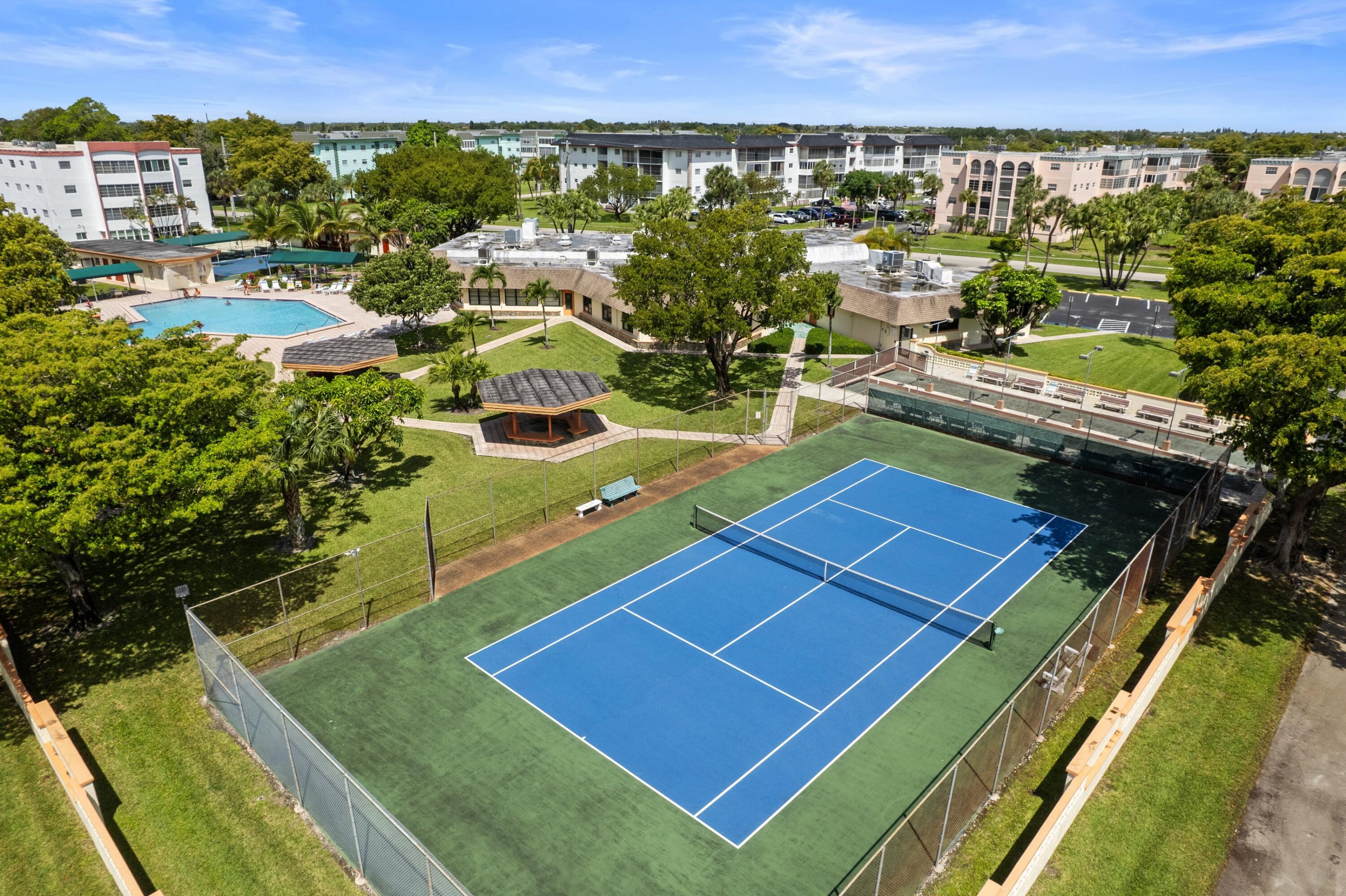 SAPPHIRE CONDO - Residential