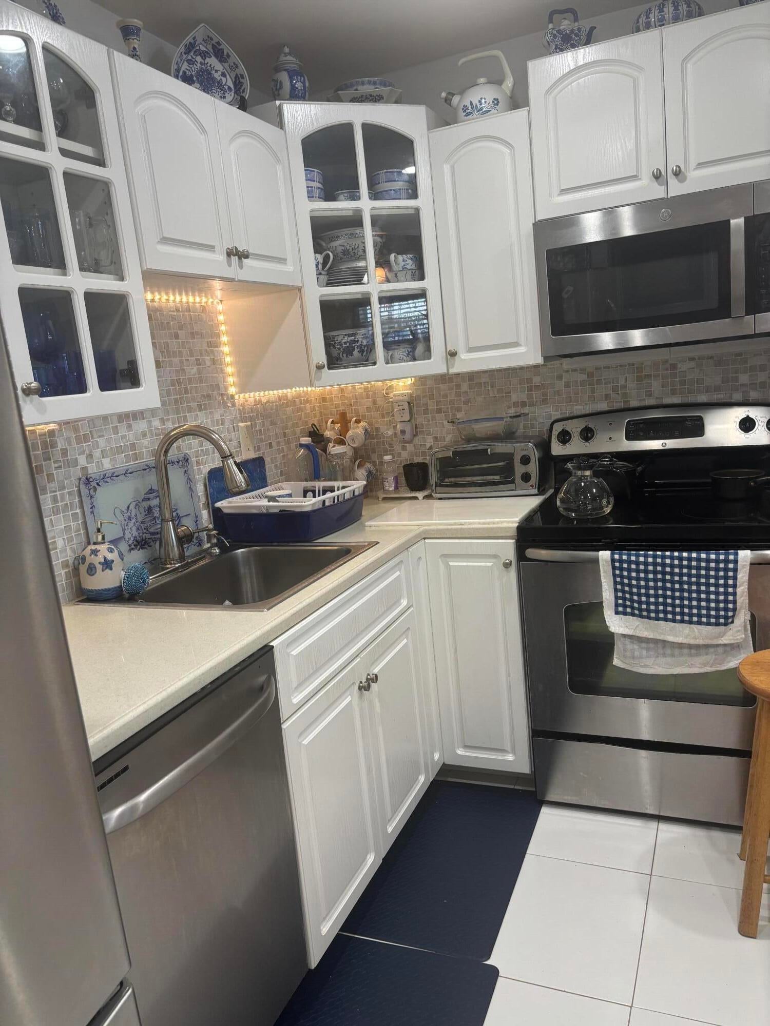 5861 NW 16TH Place 113