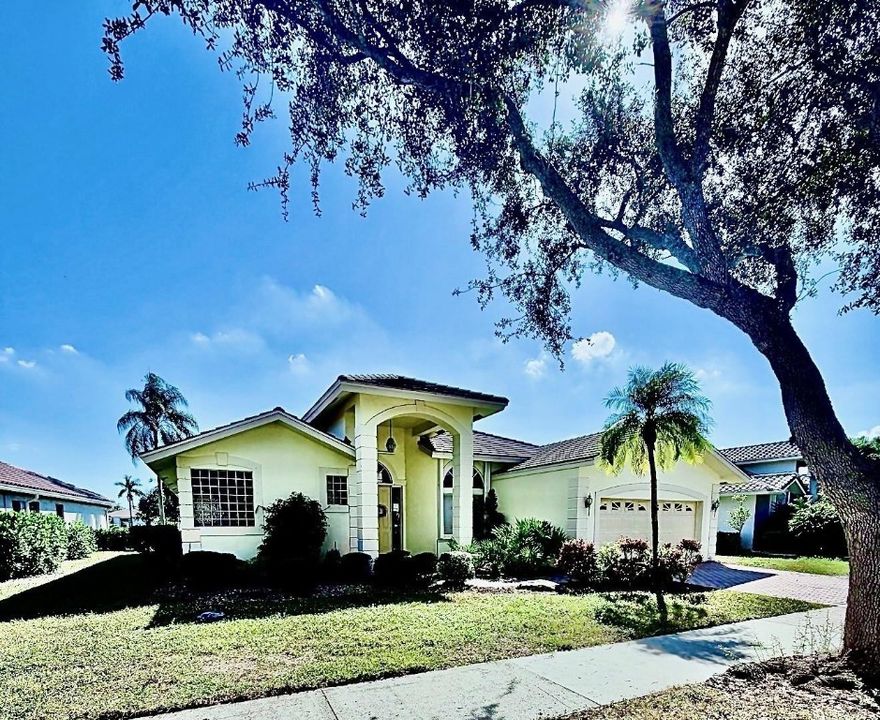 CASH ONLY. SUBJECT TO THIRD PARTY APPROVAL. MOTIVATED SELLER. Well maintained 4BR/3BA LAKEFRONT POOL HOME in Weston Hills Country Club. Original owners. Desirable split-bedroom floor plan and spacious living areas. Excellent opportunity in a highly sought after community.