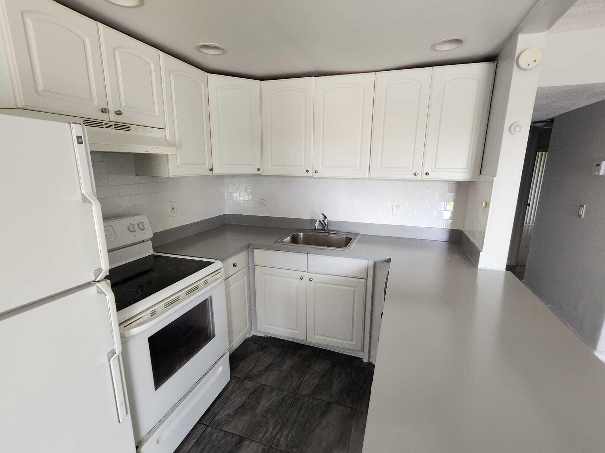 100 Village Green Circle E B212