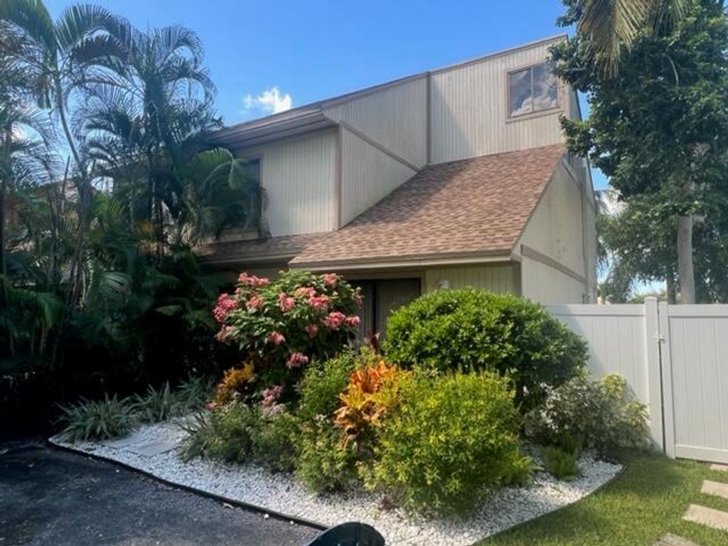 Photo of 9044 Green Meadows Way, Palm Beach Gardens, FL 33418 (MLS # R10925922)