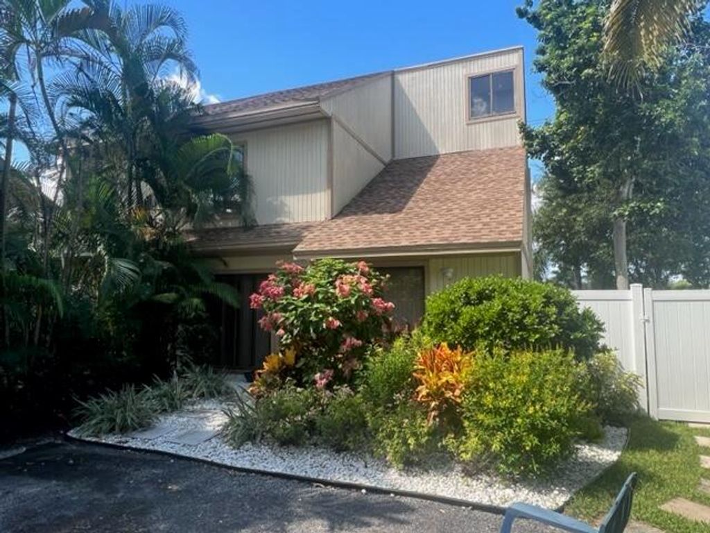 Photo of 9044 Green Meadows Way, Palm Beach Gardens, FL 33418 (MLS # R10925922)