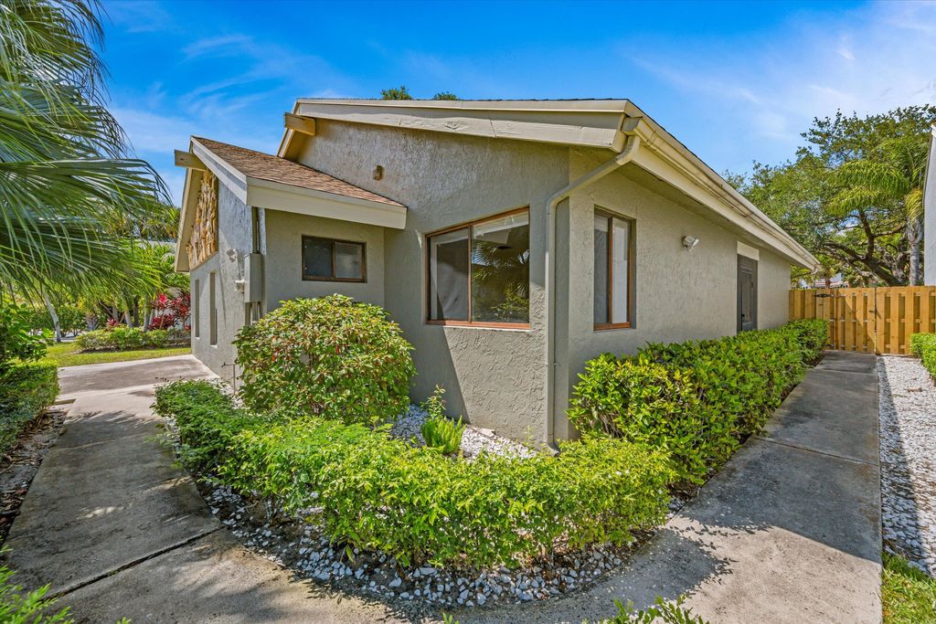 Photo of 22304 Guadeloupe Street, Boca Raton, FL 33433 (MLS # R11082519)