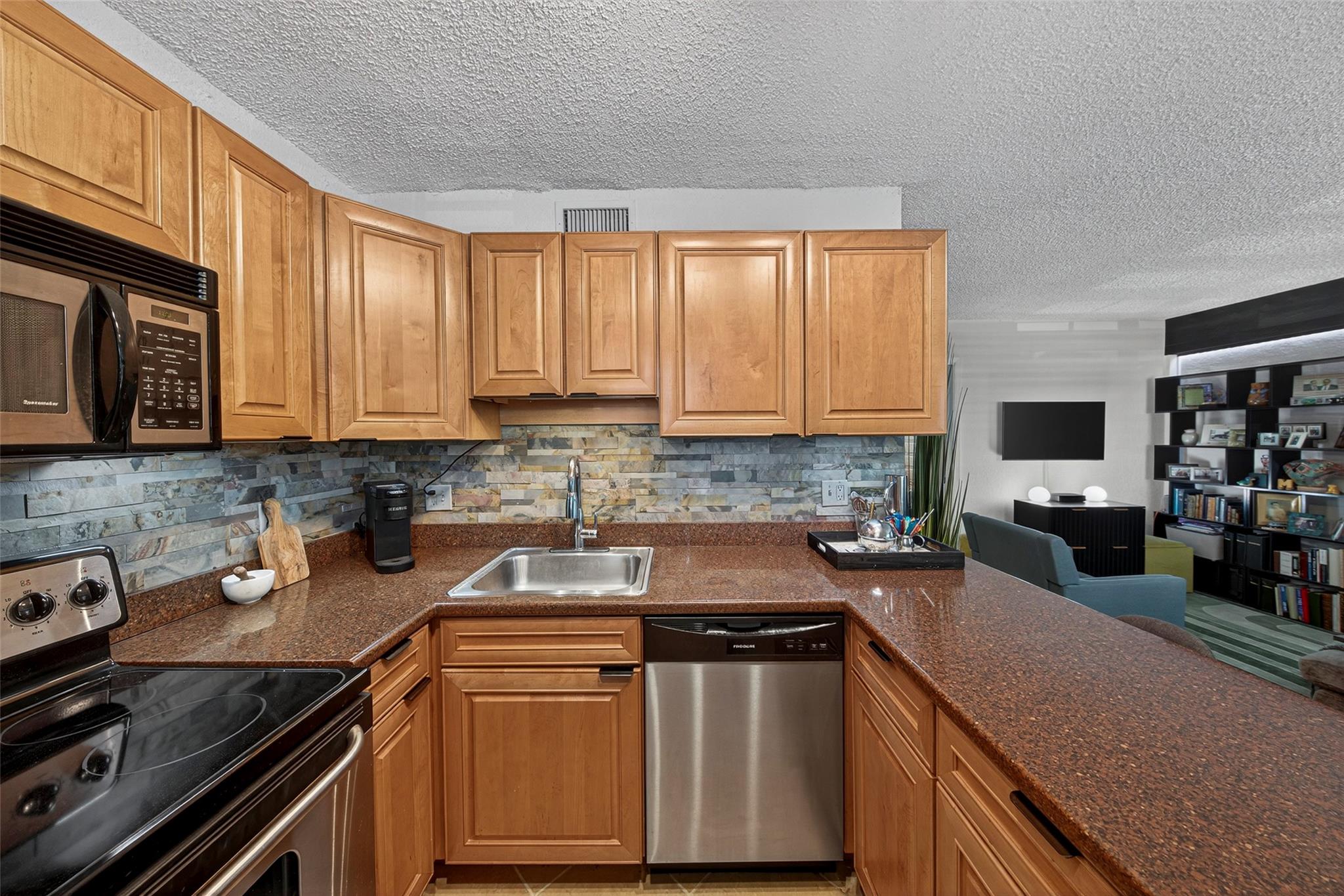 2660 NE 8th Ave 208