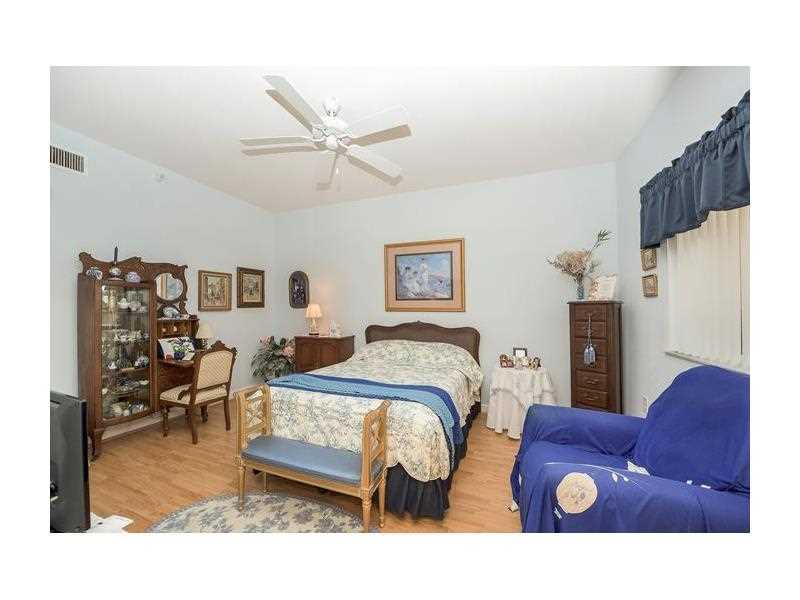 KINGS POINT SOUTHAMPTON - Residential