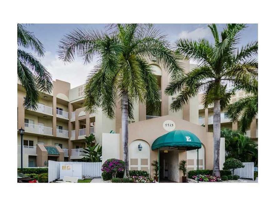 RARE AND LARGEST MONARCH MODEL IN KINGS POINT TAMARAC!! GORGEOUS 3 BR 2 1/2 BATH WITH  SCREENED IN PORCH ENTRY AND TWO TERRACES WITH AMAZING WIDE WATER VIEWS. HURRICANE IMPACT WINDOWS. STAINLESS STEEL APPL,GRANITE COUNTERTOPS, BEAUTIFUL CABINETRY IN SPACI OUS KITCHEN WITH CENTER ISLAND.VERY LARGE LIVING ROOM AND FAMILY ROOM WITH OPEN FLOOR PLANS , GREAT FOR ENTERTAINING..HUGE MASTER BEDROOM ,MASTER BATHROOM AND WALK IN CLOSET. APPROX. 3200 SQ FT. TOTAL AREA. CLUBHOUSE DEED PAID IN FULL. ASSOC. STATES 55+