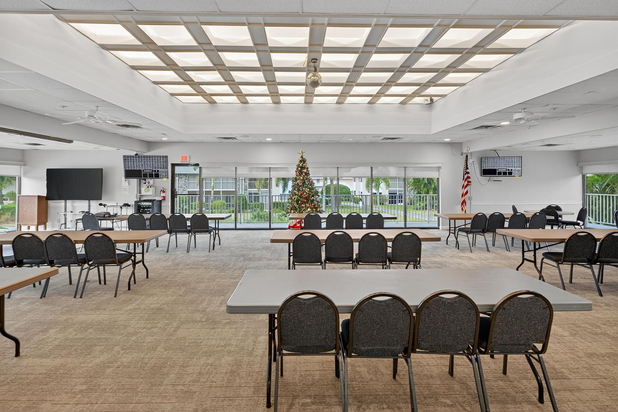 THE LITTLE CLUB CONDO - Residential