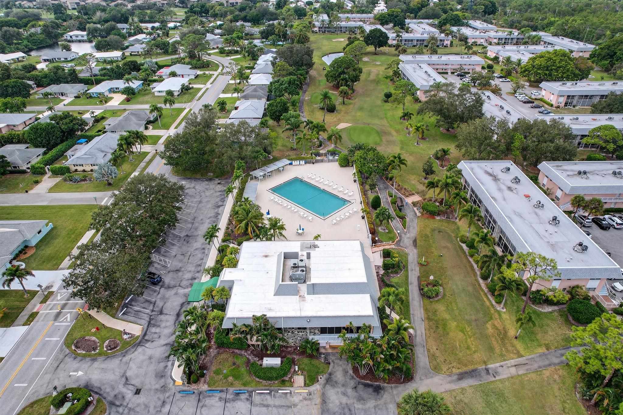 THE LITTLE CLUB CONDO - Residential