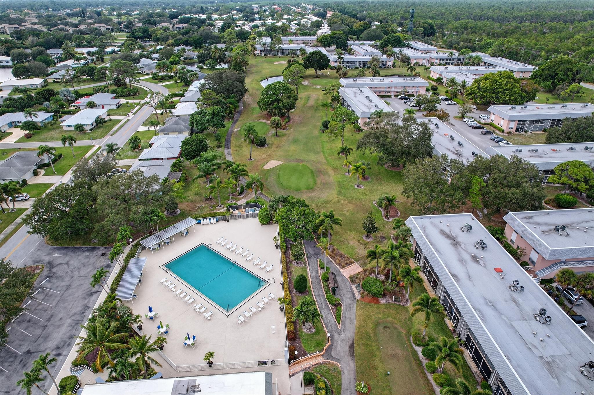 THE LITTLE CLUB CONDO - Residential