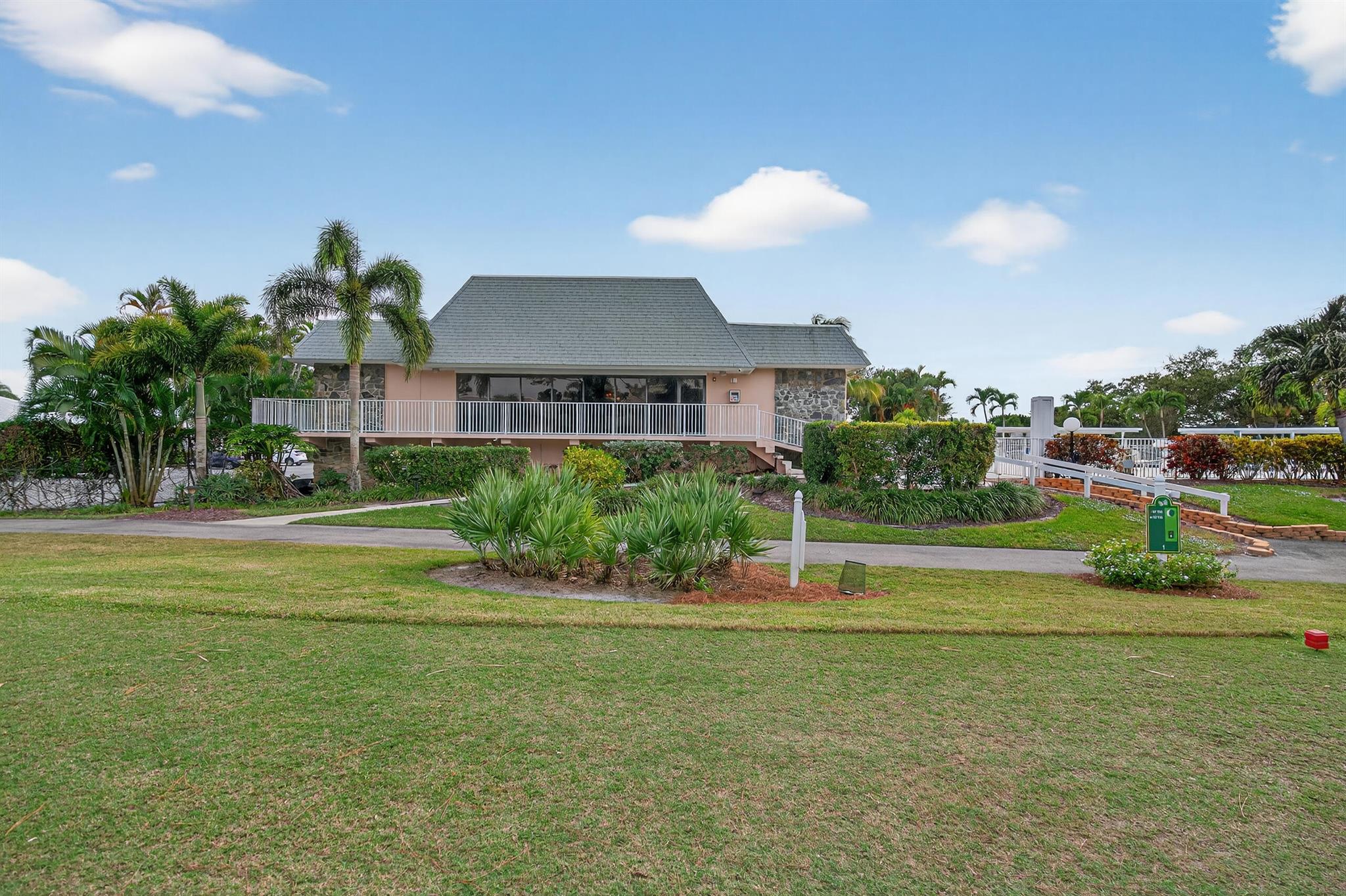 THE LITTLE CLUB CONDO - Residential