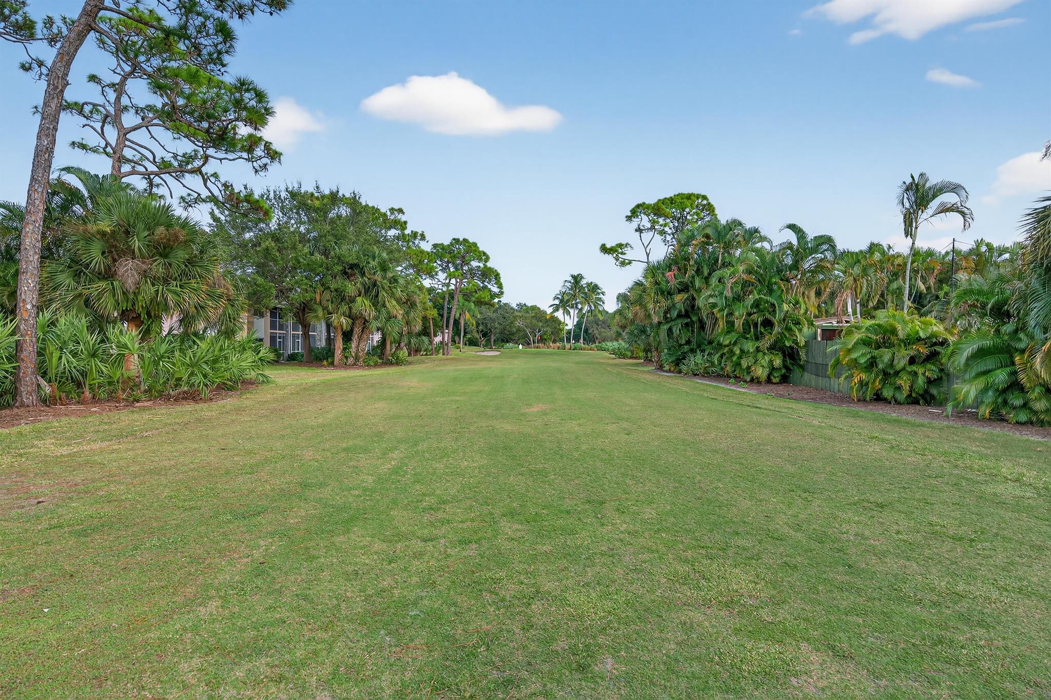 THE LITTLE CLUB CONDO - Residential