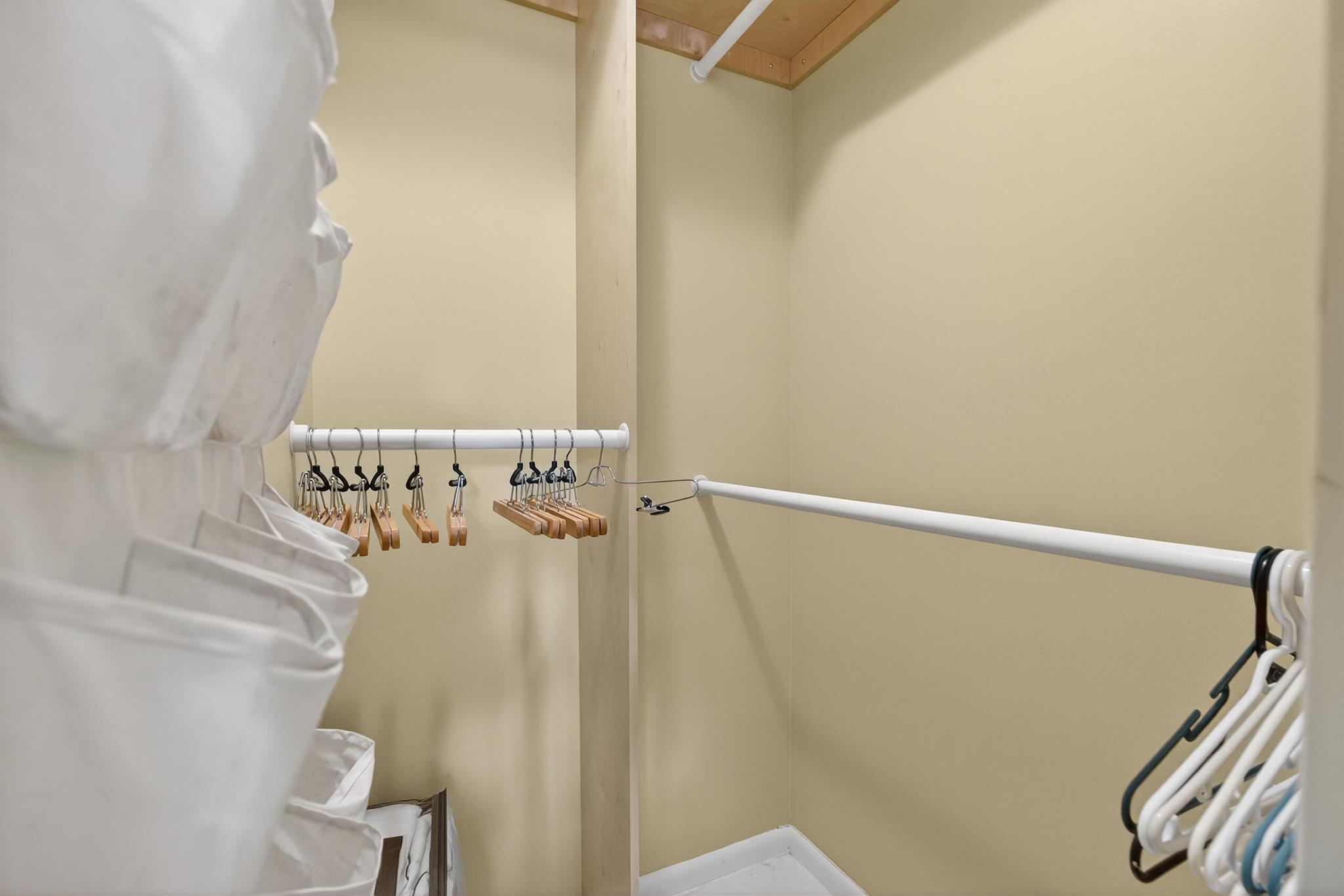 THE LITTLE CLUB CONDO - Residential