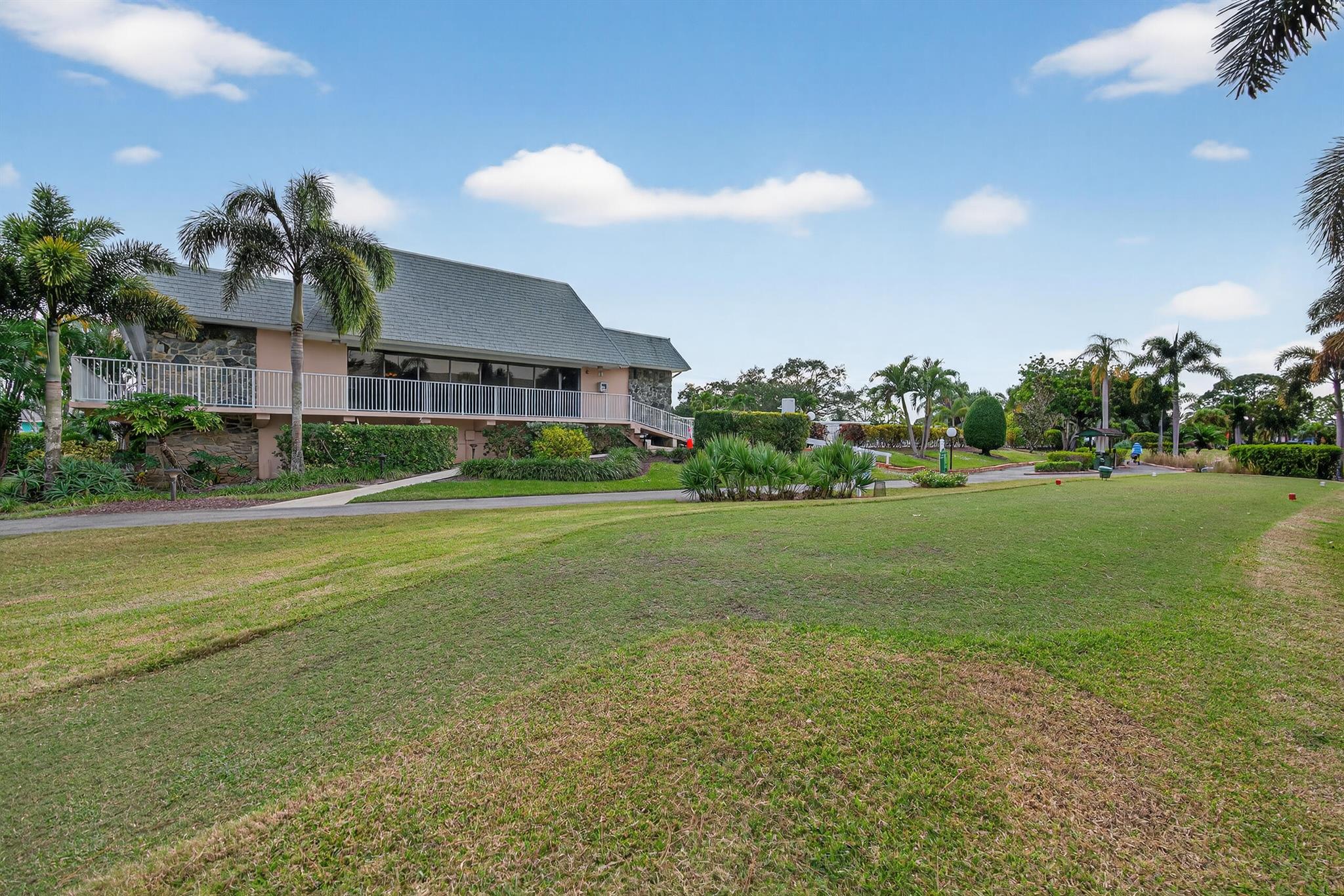 THE LITTLE CLUB CONDO - Residential