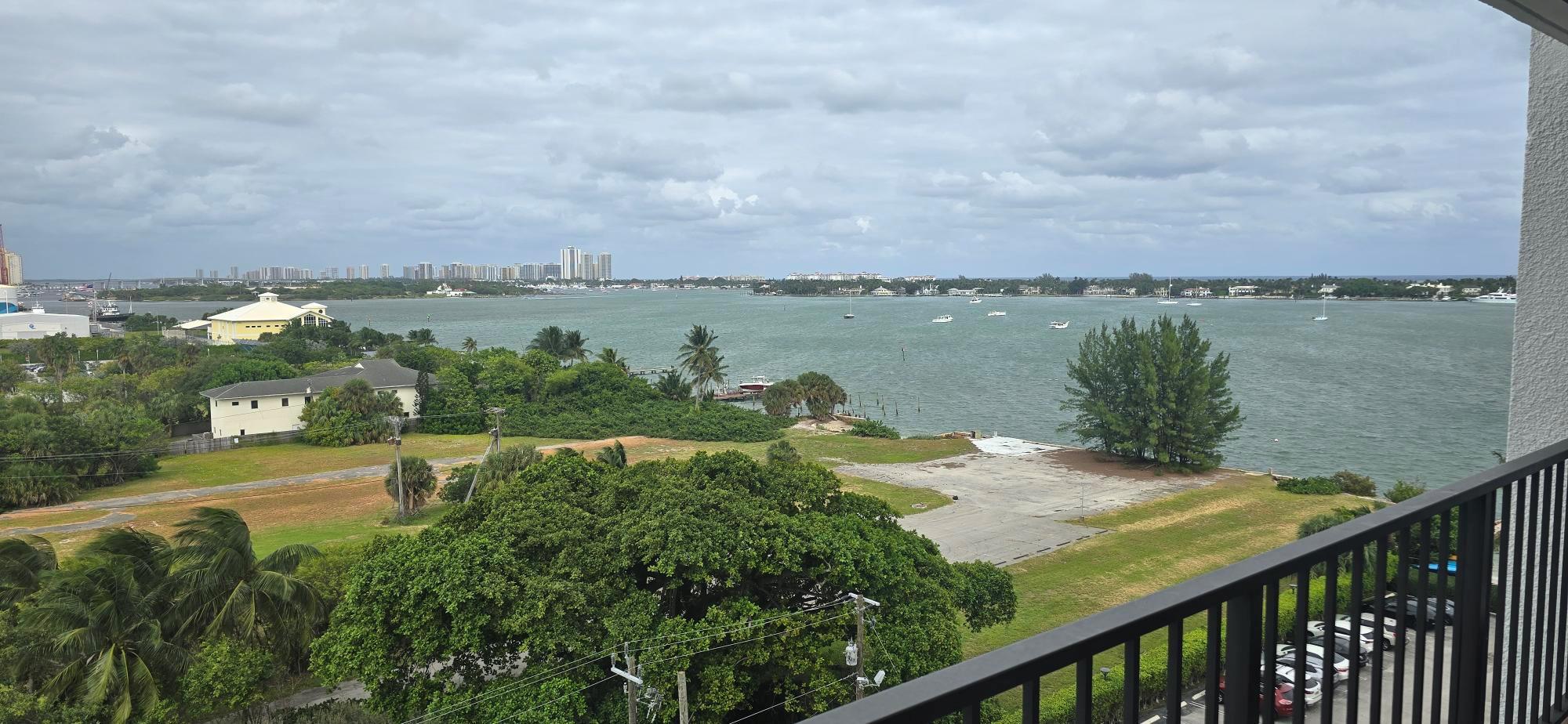 PALM BEACH HOUSE - Residential