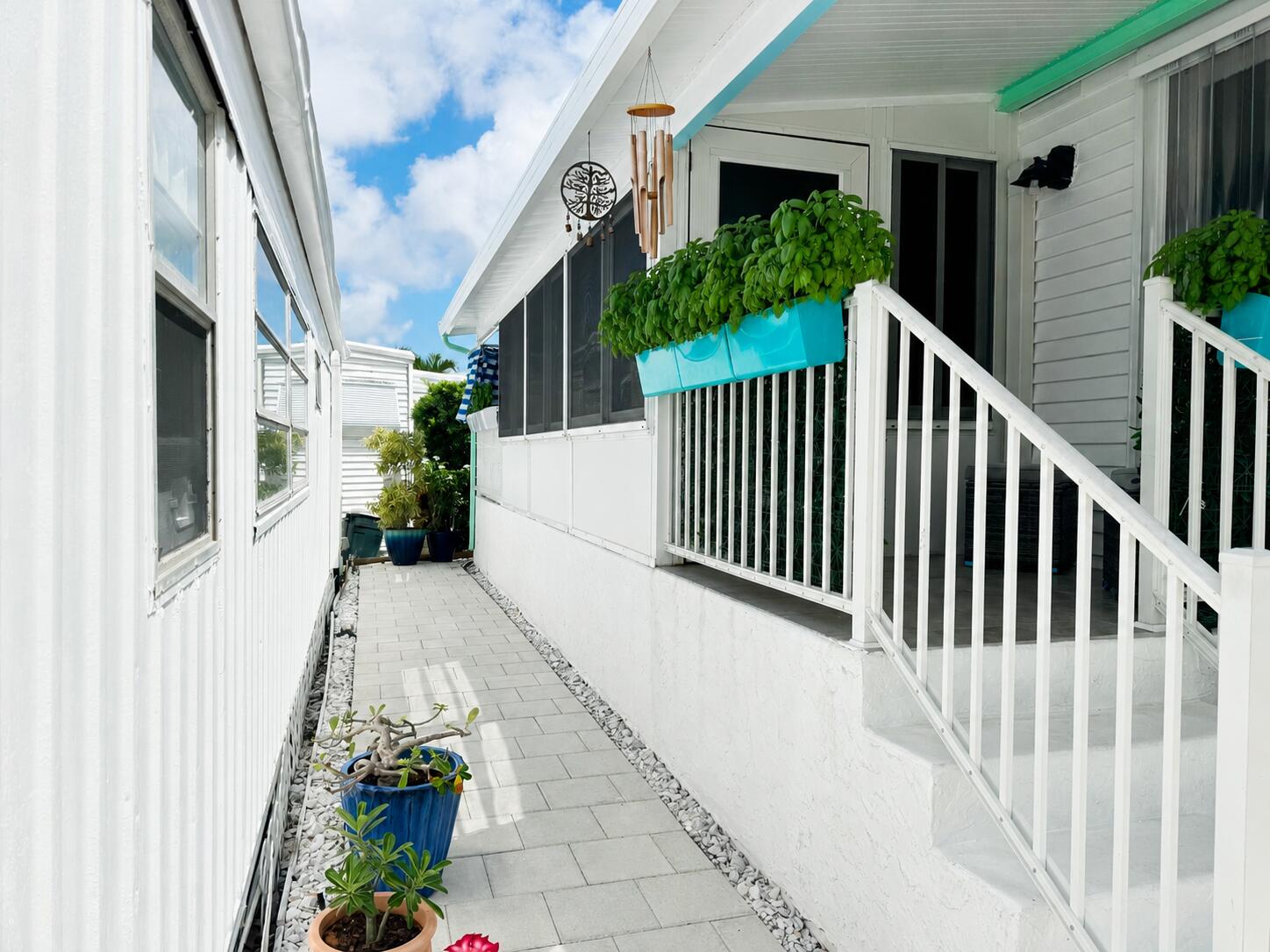 6 BRINY BREEZES Boulevard A