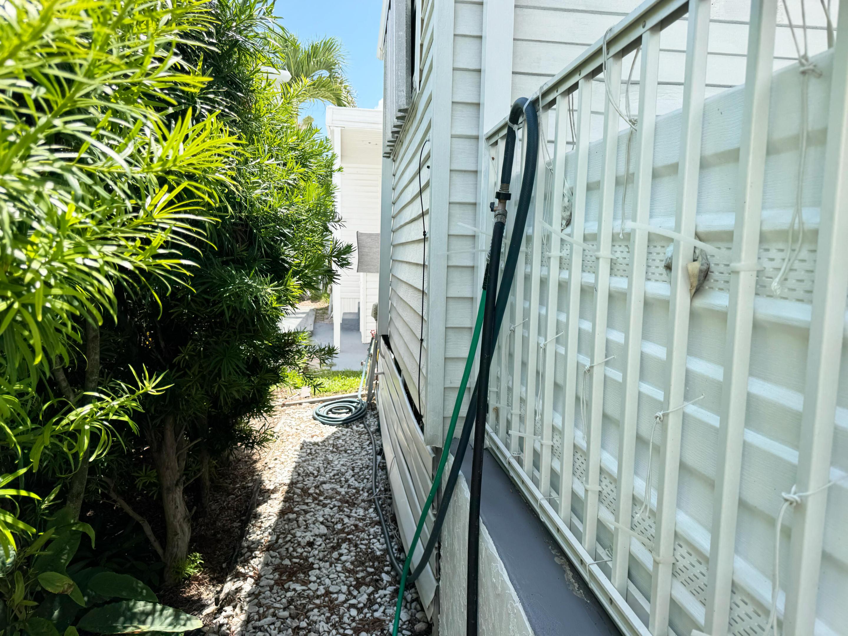 6 BRINY BREEZES Boulevard A