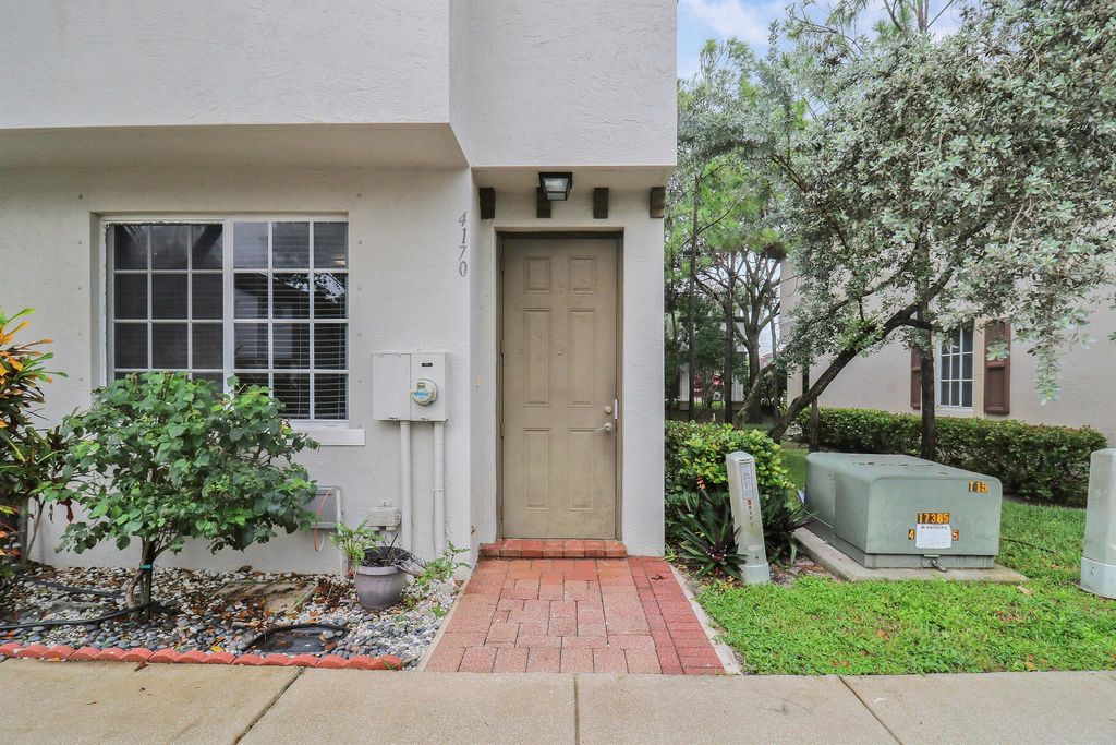 Photo of 4170 Napoli Lake Drive, Palm Beach Gardens, FL 33410 (MLS # R11027547)