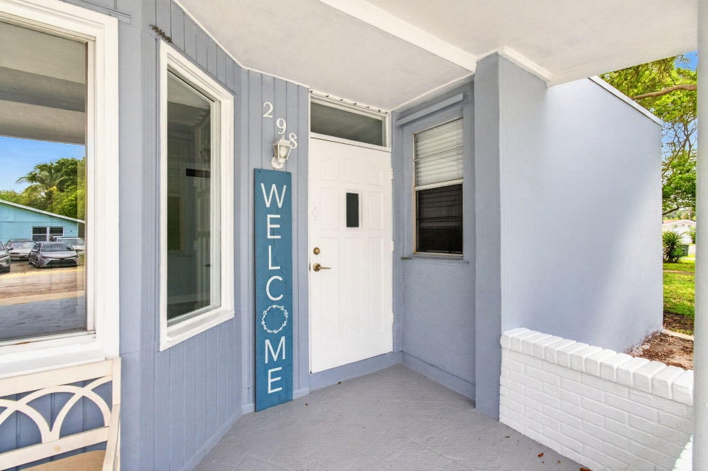 Photo of 298 Jeffery Street, Boca Raton, FL 33487 (MLS # B26092190)
