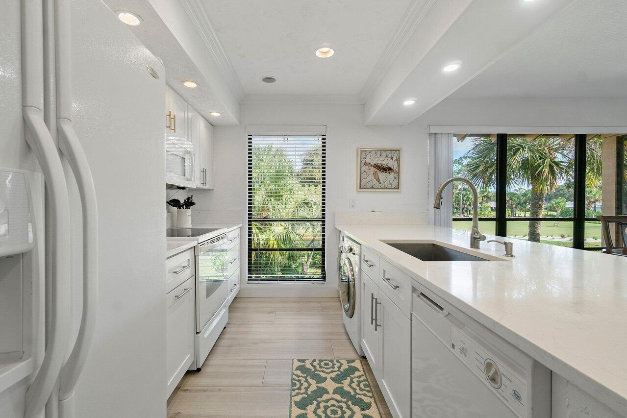 GOLF VILLAS CONDO - Residential Lease