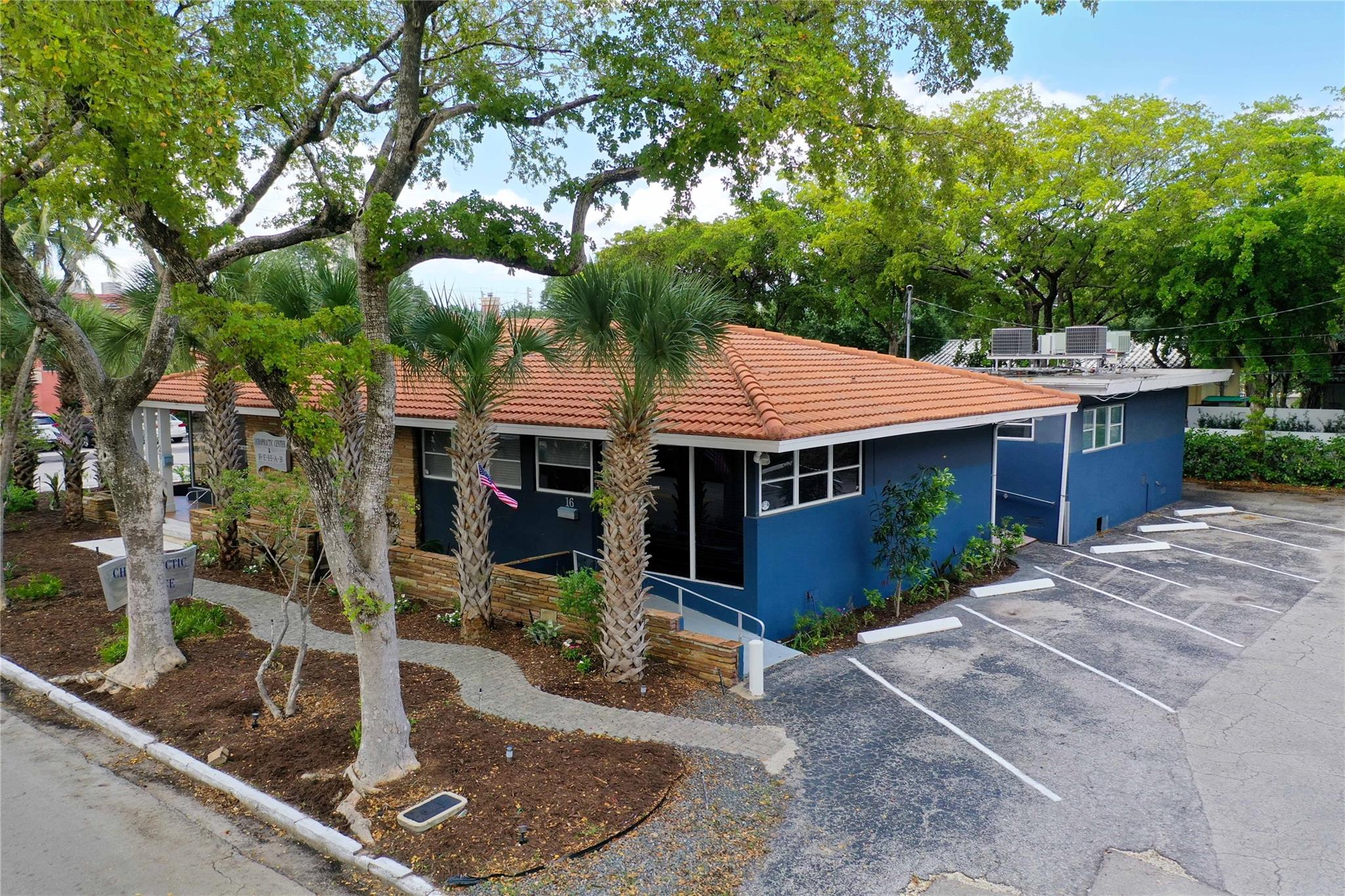 VICTORIA PARK - Land