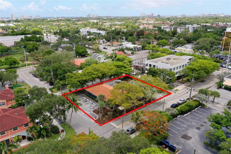 RMM25 ZONING, IDEAL FOR MIX USE, RESIDENTIAL AND OR REDEVELOPMENT. RARE OPPORTUNITY TO PURCHASE IN DOWNTOWN FORT LAUDERDALE HIGHLY VISIBLE CORNER LOCATION, ONE BLK FROM US1 AND BROWARD BLVD AND CLOSE TO LAS OLAS, RETAIL, SHOPPING, AND MANY RESTAURANTS & HOTELS. 3,879 SQUARE FOOT BUILDING ON OVER OF A QUARTER ACRE LOT/ 12,960 SQUARE FEET WITH INGRESS/EGRESS FROM BOTH 8 AVE AND 1 ST. THIS HIGHLY GRADED BLDG OFFERS 3 ENTRANCES W/ 3 HANDICAP RAMPS FOR EASY ACCESS, RECEPTION AREA, INDIVIDUAL OFFICES, THERAPY ROOMS, 3 FULL BATHROOMS, 2 CEN AC, 2 ELECTIC METERS. AND PARKING W/20 DESIGNATED PARKING SPOTS. CURRENTLY A CHIROPTACTIC OFFICE, FORMERLY A DENTIST OFFICE W/PLUMBING THROUGH OUT ALONG WITH PROFFESSIONAL SUITES WITH FRONT, BACK AND SIDE ENTRANES. CERTIFIED 40 YEAR INSPECTION.