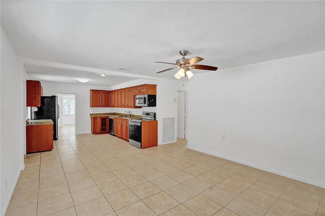 Jacaranda Heights 31-31 B - Residential