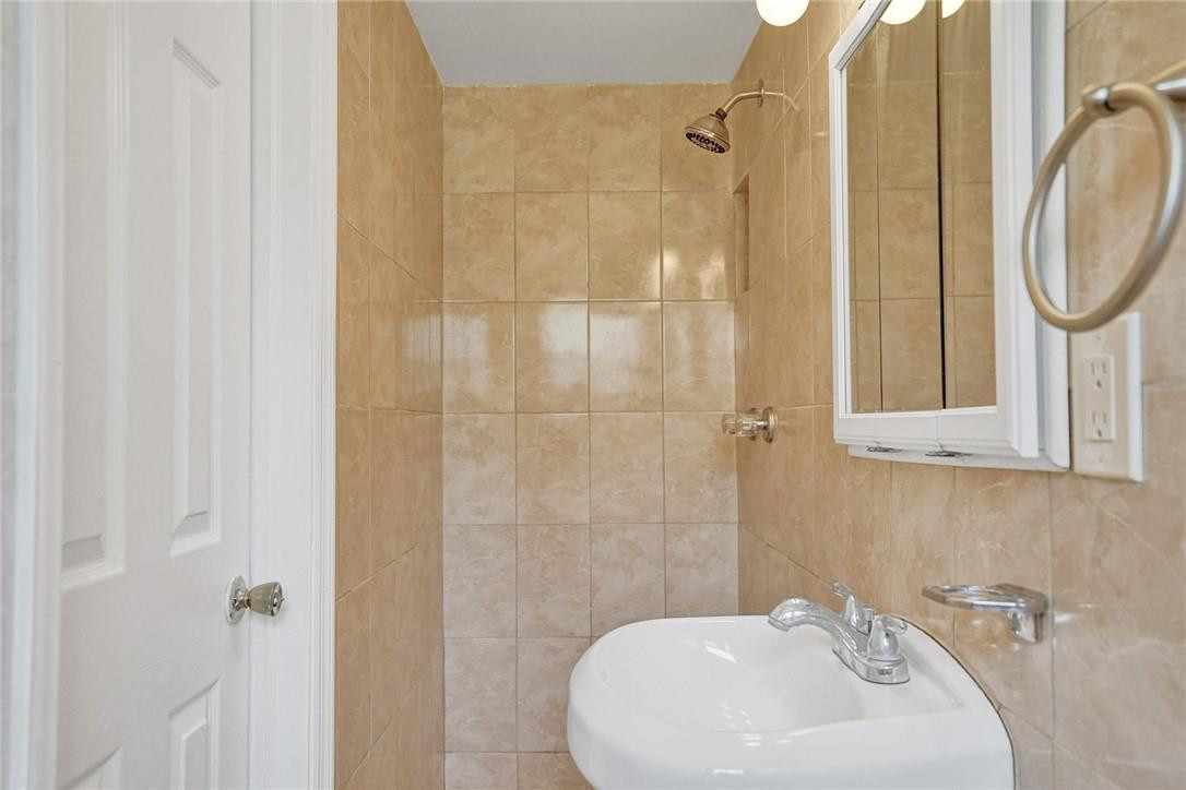 Jacaranda Heights 31-31 B - Residential